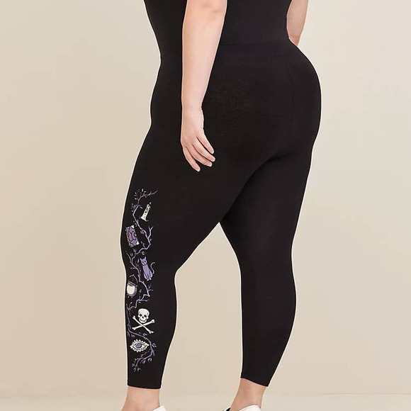 Torrid 1 (1X 14/16) Disney Hocus Pocus Binx Skull X Bones Black Crop Leggings - Picture 4 of 5